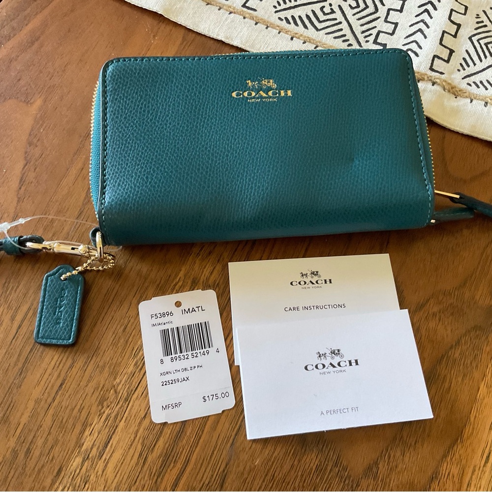 New Coach Turquoise Leather Wallet wristlet